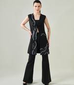 Black sleevless blaxer and pants set