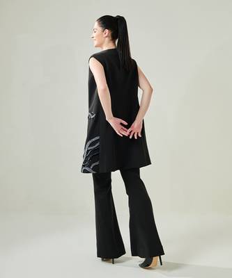 Black sleevless blaxer and pants set 2