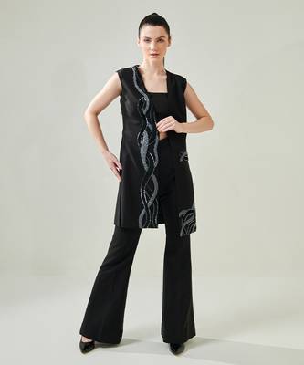 Black sleevless blaxer and pants set 4