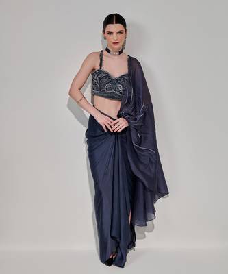 Charcoal drape saree set with detachable palla 5