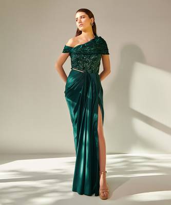 Off shoulder emerald green drape gown with waist cut out 2