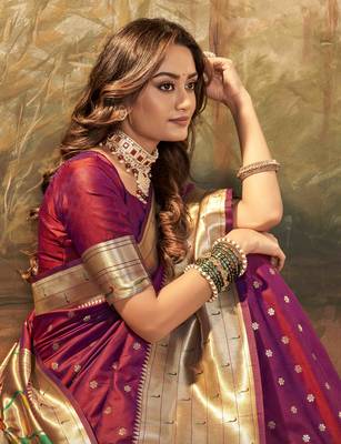 Wine silk blend saree with unstitched blouse piece 4