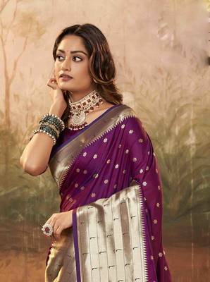Burgundy silk blend saree with unstitched blouse piece 4