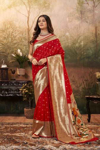 Red silk blend saree with unstitched blouse piece