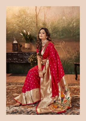 Magenta silk blend saree with unstitched blouse piece 2