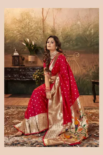 Magenta silk blend saree with unstitched blouse piece