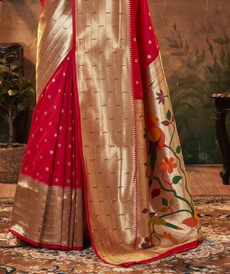 Magenta silk blend saree with unstitched blouse piece 3
