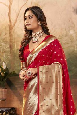 Magenta silk blend saree with unstitched blouse piece 4