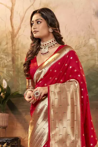 Magenta silk blend saree with unstitched blouse piece