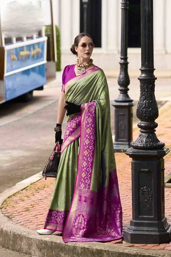 Mehndi silk blend saree with unstitched blouse piece