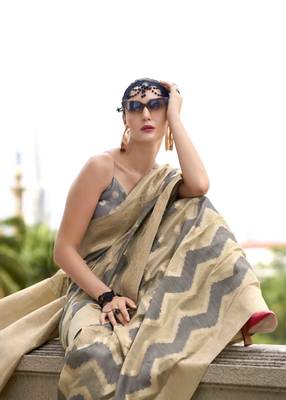 Grey cotton linen silk blend saree with unstitched cotton linen blouse piece 4
