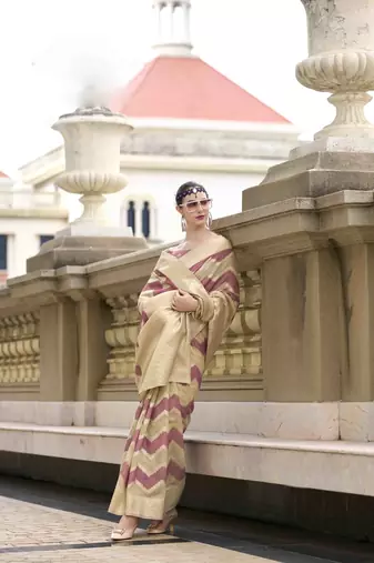 Mauve cotton linen silk blend saree with unstitched cotton linen blouse piece
