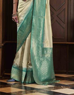 Beige silk blend saree with unstitched blouse piece 3