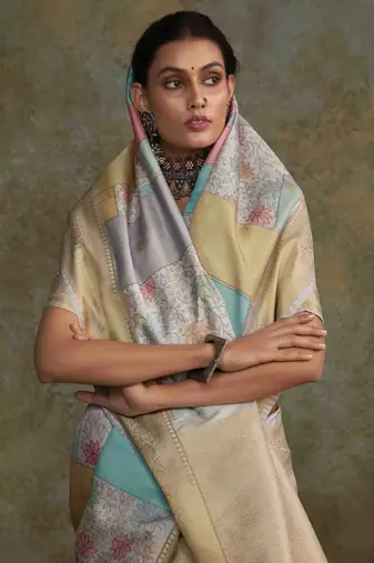 Multi silk blend saree with unstitched blouse piece