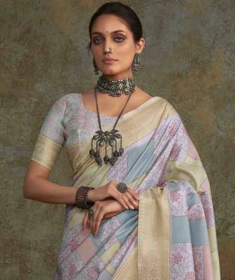 Multi silk blend saree with unstitched blouse piece 4