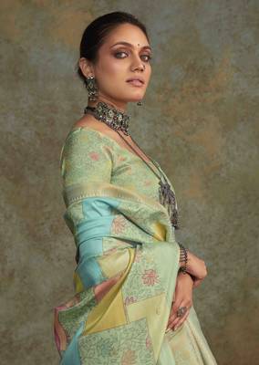 Multi silk blend saree with unstitched blouse piece 2