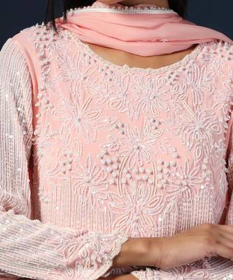Pink embroidered kurta set with pants & dupatta 3