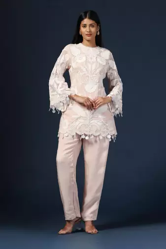 Embroidered pink kurta set