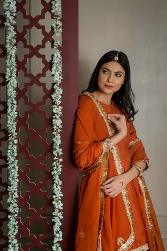 Saanjh sharara set with embroidered dupatta (set of 3)
