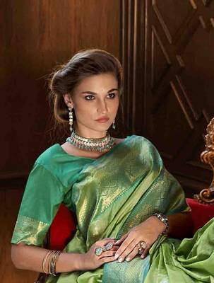 Parrot green silk blend saree with unstitched blouse piece 3