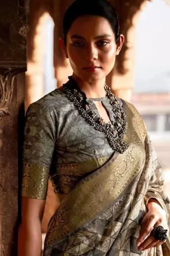 Grey silk blend saree with unstitched blouse piece
