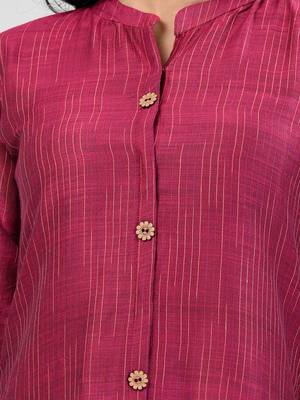 Magenta cotton solid a-line kurta 4