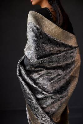 Black Banarasi Soft Silk blend Woven Saree  3