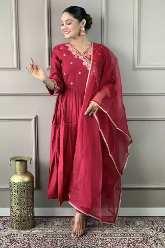 Red embroidered viscose  salwar kameez set