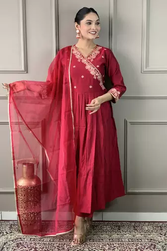 Red embroidered viscose  salwar kameez set