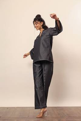 Black cotton denim solid short kurta top with widelegs pant co-ord set 3