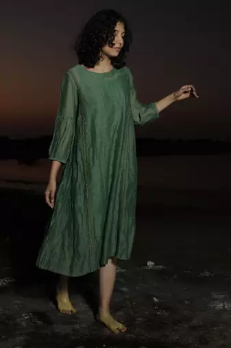 Green maku dress