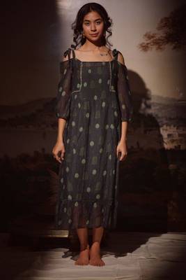 Miniature shoulder tie dress 1