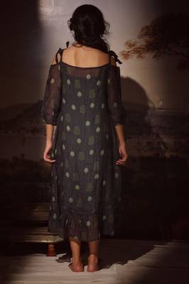 Miniature shoulder tie dress 4