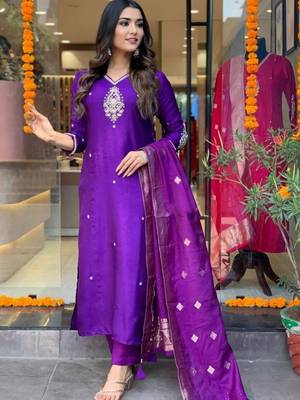 Purple kurta set with dupatta 2