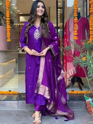 Purple kurta set with dupatta 5