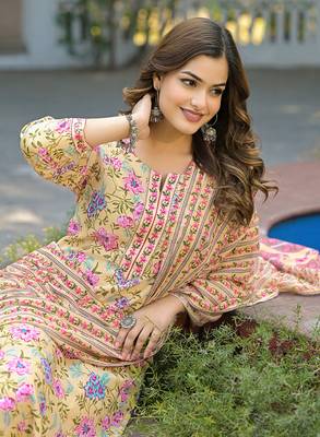 Women yellow rayon blend floral printed straight kurta trousers with dupatta 1