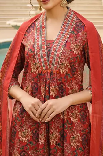 Women red rayon blend floral printed straight kurta trousers with dupatta