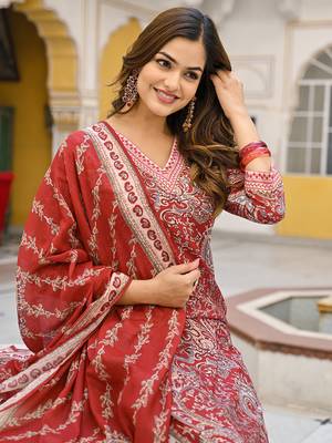 Red Straight Kurta Trousers with Dupatta 1