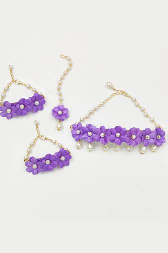 Gulbahar floral set of necklace, 2 bracelets & a mang teeka in mauve