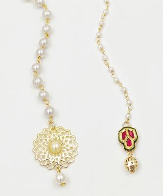 Filgree & pearl detailed maang teeka- golden 1