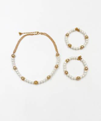 Pearl choker necklace & 2 bracelets set- off white. gold 1