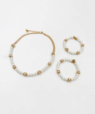 Pearl choker necklace & 2 bracelets set- off white. gold 2