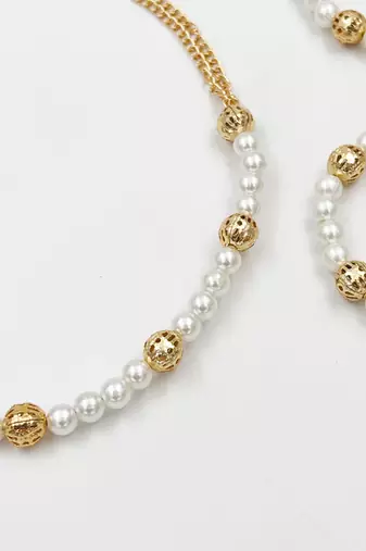 Pearl choker necklace & 2 bracelets set- off white. gold