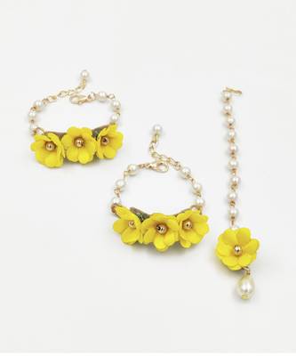 Gul floral bracelets & maang teeka set- yellow 1