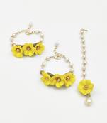 Gul floral bracelets & maang teeka set- yellow