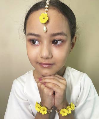 Gul floral bracelets & maang teeka set- yellow 2