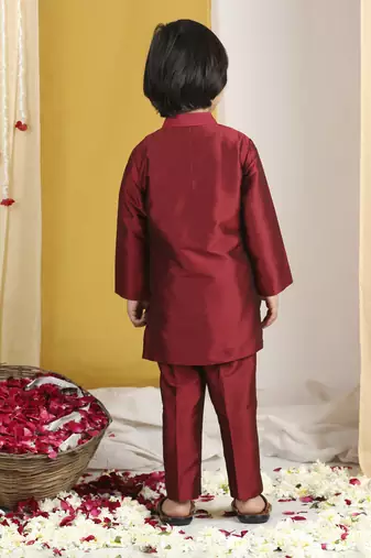 Threed embroidery on neck line