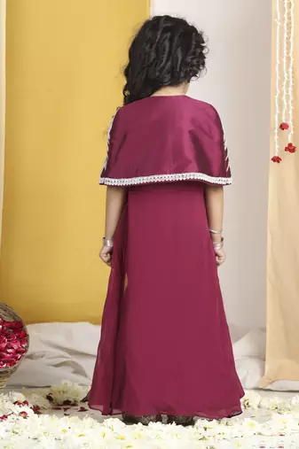 Moti hand work on cape n blouse with fish cut lehanga