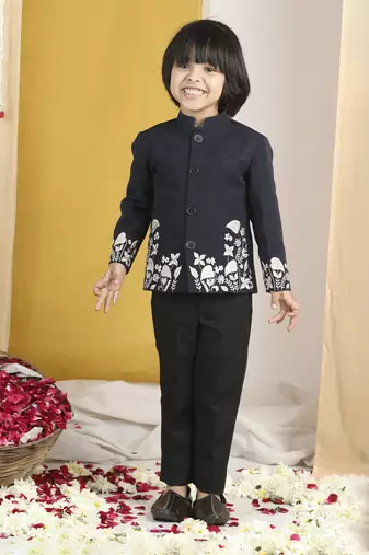 Thread embroidery on sherwani n pants