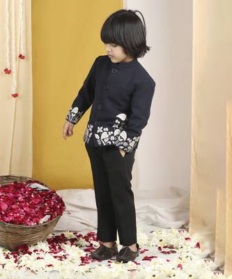 Thread embroidery on sherwani n pants 4